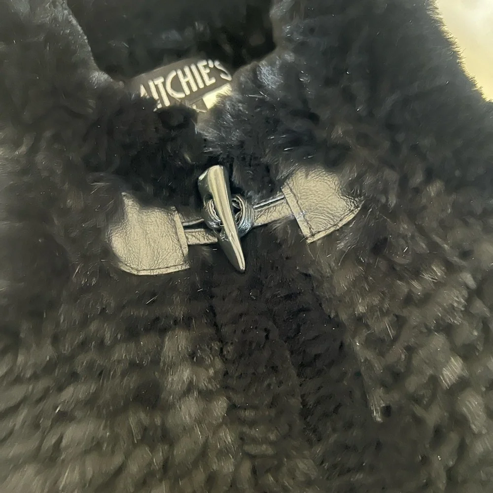 🖤 Little girl’s Mitchie’s black rabbit fur vest -sz. M 🖤 - Picture 2 of 4